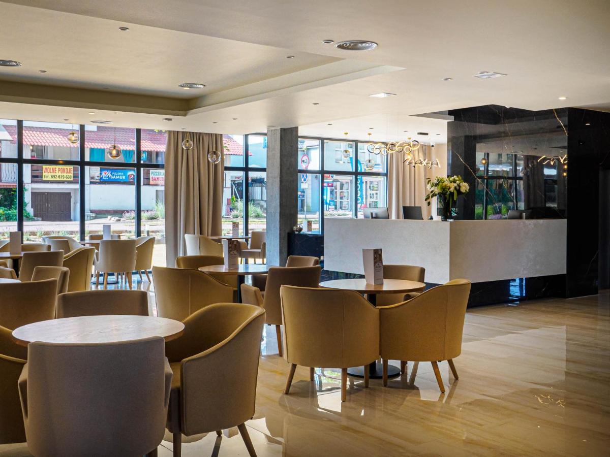 Resort Krol Plaza Spa & Wellness ヤロスワビエツ エクステリア 写真