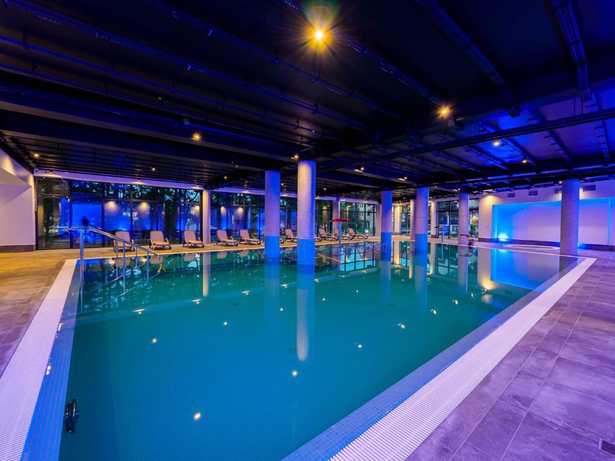 Resort Krol Plaza Spa & Wellness ヤロスワビエツ エクステリア 写真