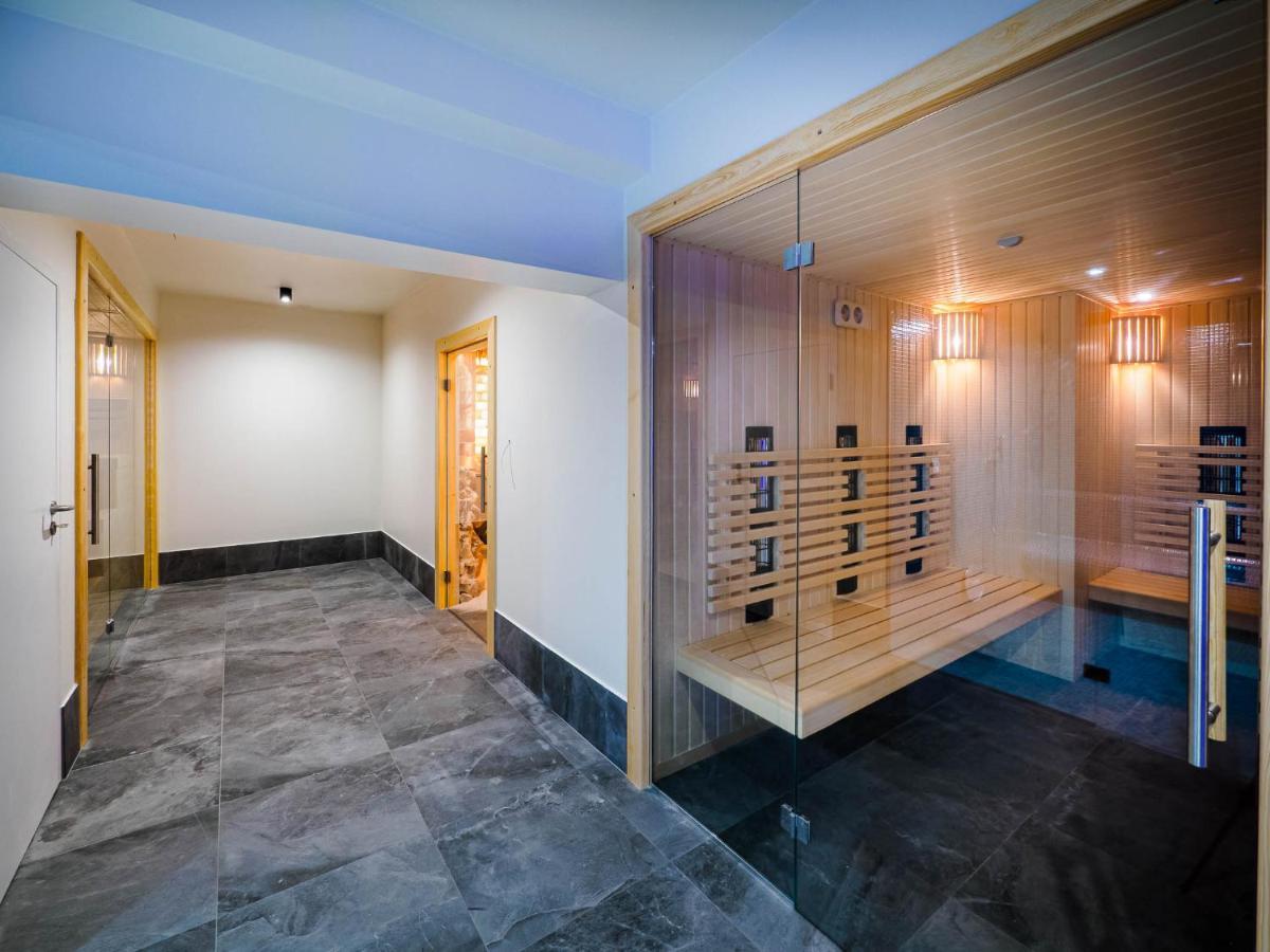 Resort Krol Plaza Spa & Wellness ヤロスワビエツ エクステリア 写真