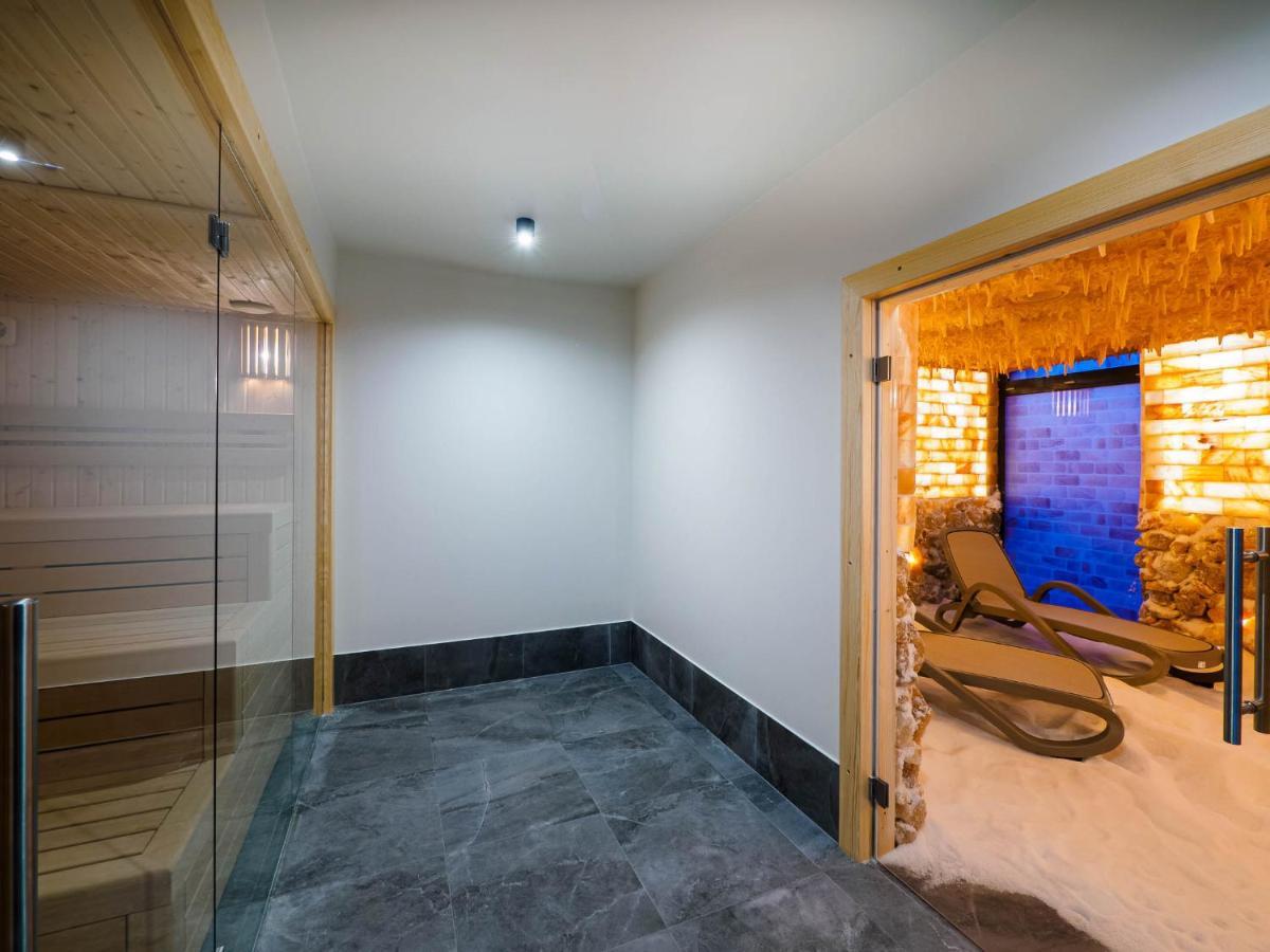 Resort Krol Plaza Spa & Wellness ヤロスワビエツ エクステリア 写真