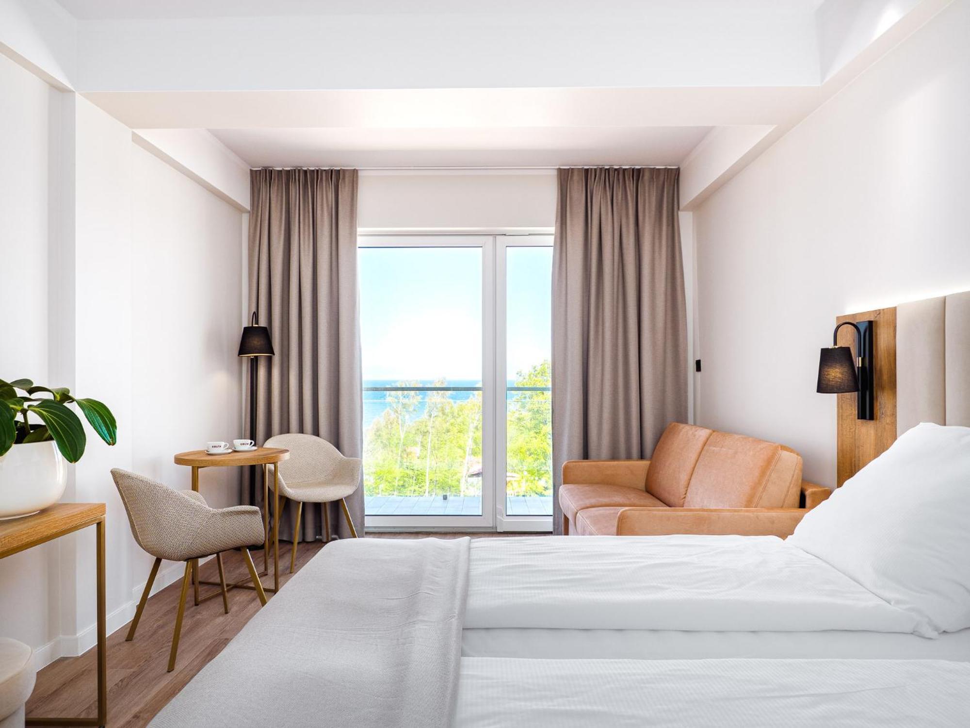 Resort Krol Plaza Spa & Wellness ヤロスワビエツ エクステリア 写真