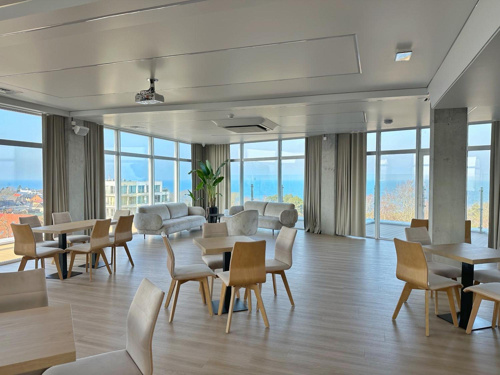 Resort Krol Plaza Spa & Wellness ヤロスワビエツ エクステリア 写真